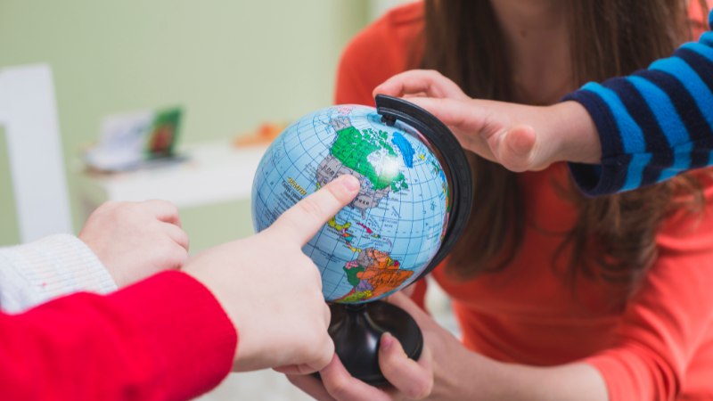 children globe