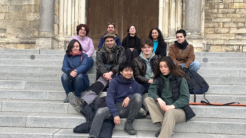 Des étudiants en stage